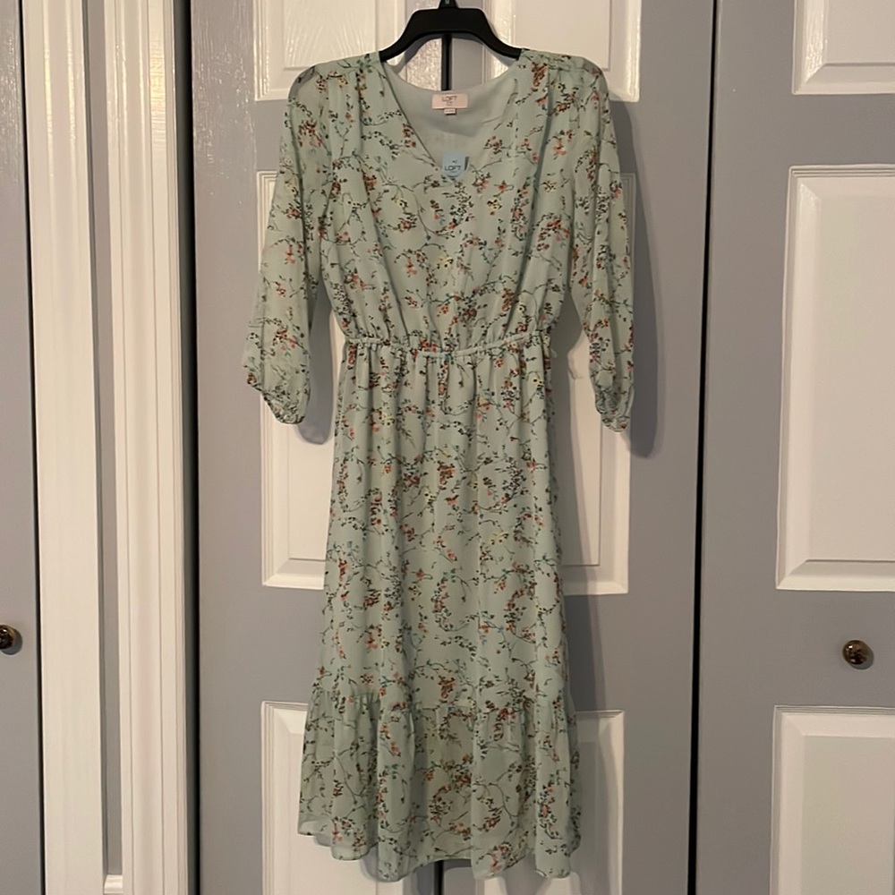 NWT Loft Outlet Petites. Size SP floral midi dress